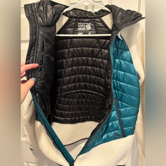 Mountain Hardwear hybrid hoodie, teal puffer jacket with white sherpa sleeves - Picture 4 of 5